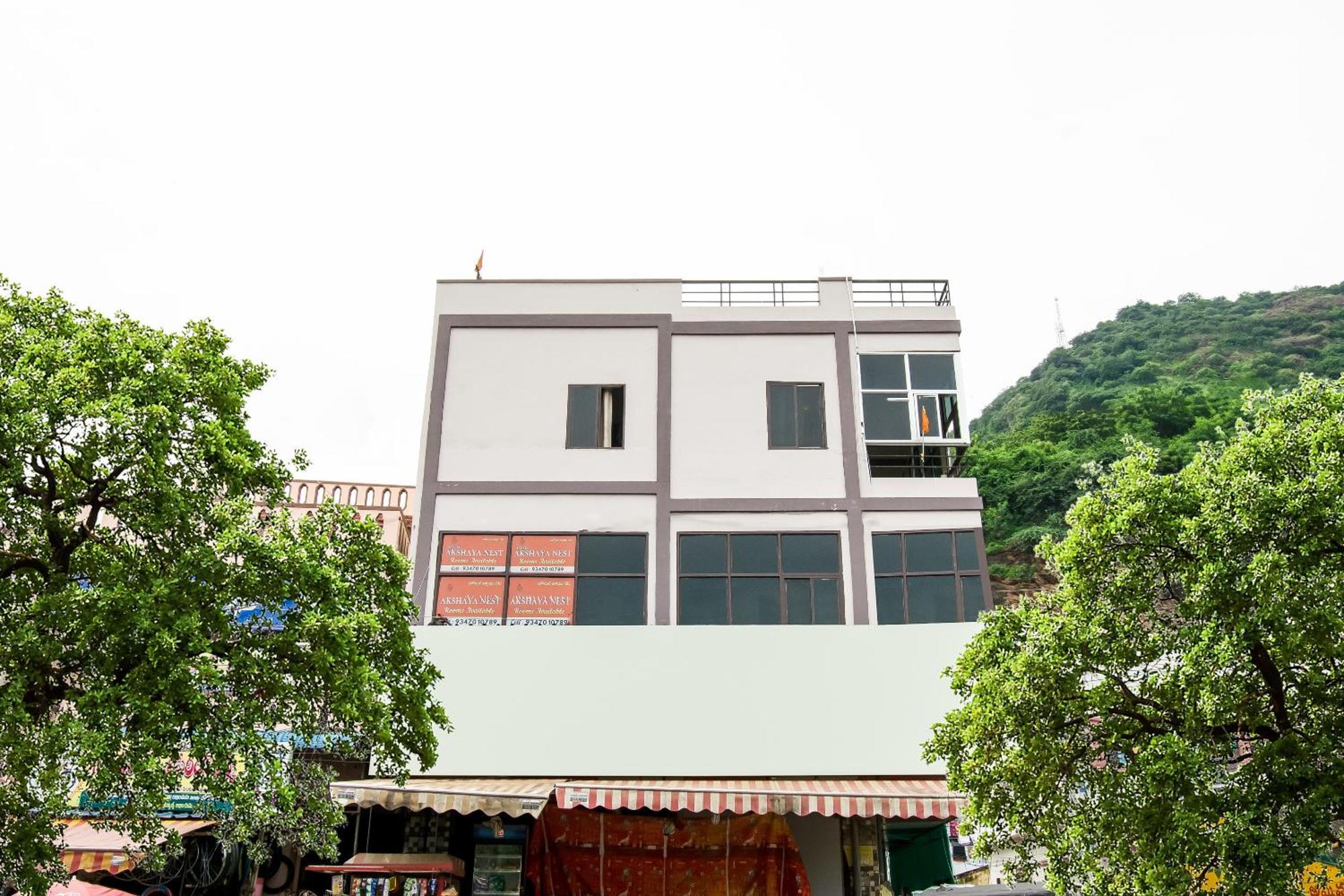 Hotel Oyo Akshaya Nest Vijayawāda Exterior foto